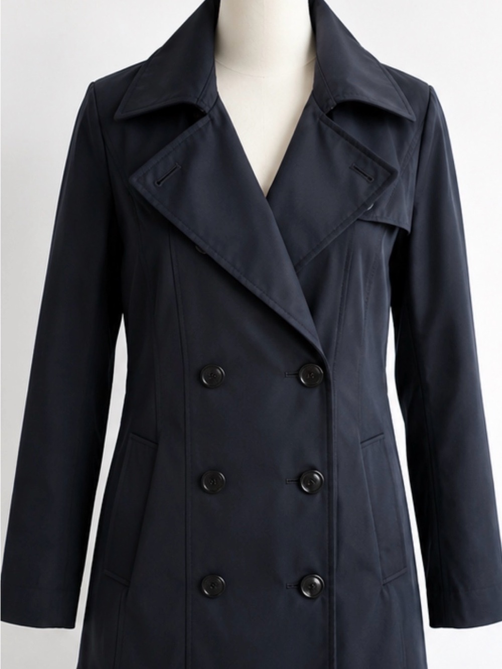 Lands' End ladies Navy Double-Breasted trench coat . Mid weight . Size 8